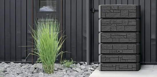 Stone Tower regenton van 500 liter met antraciet steen-effect.