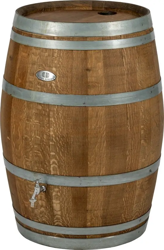Donker geoliede regenton van 300 liter met kraan en chromen logo van Barrel Atelier